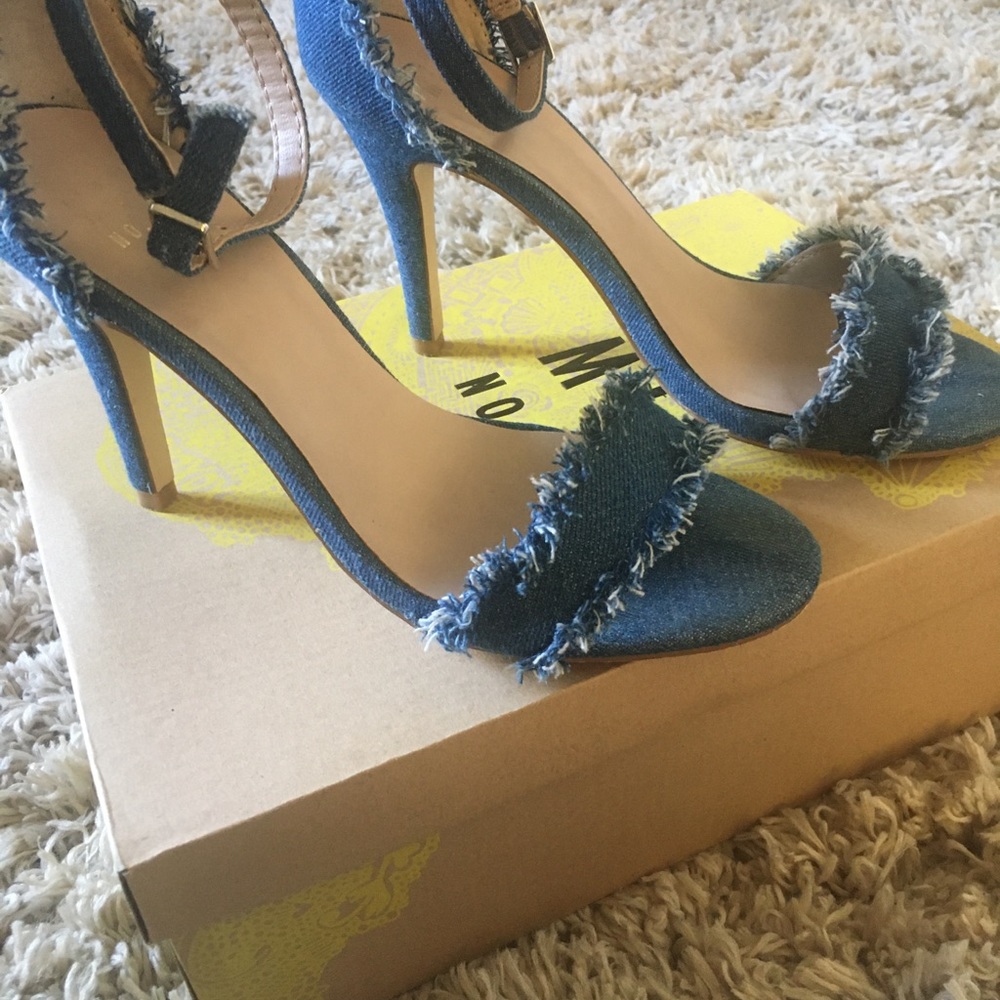 Shoes - Picture 5 of 6